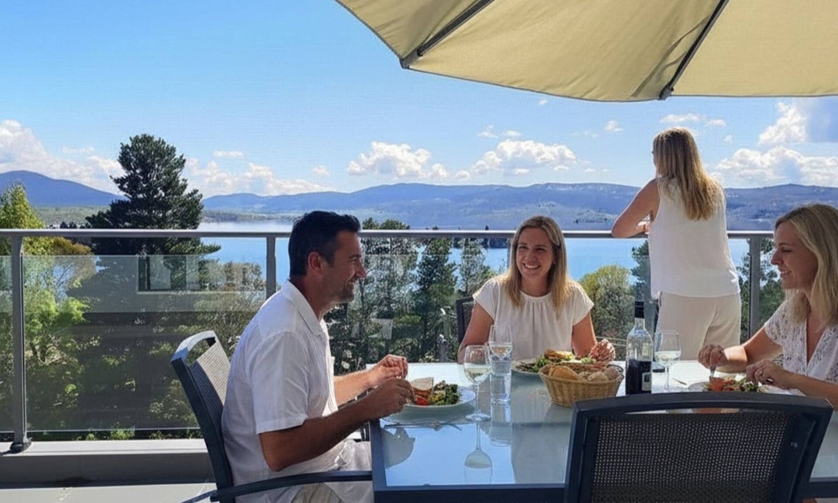 Jindabyne Apartment | Summit 14 - Impressive apartment with breathtaking views