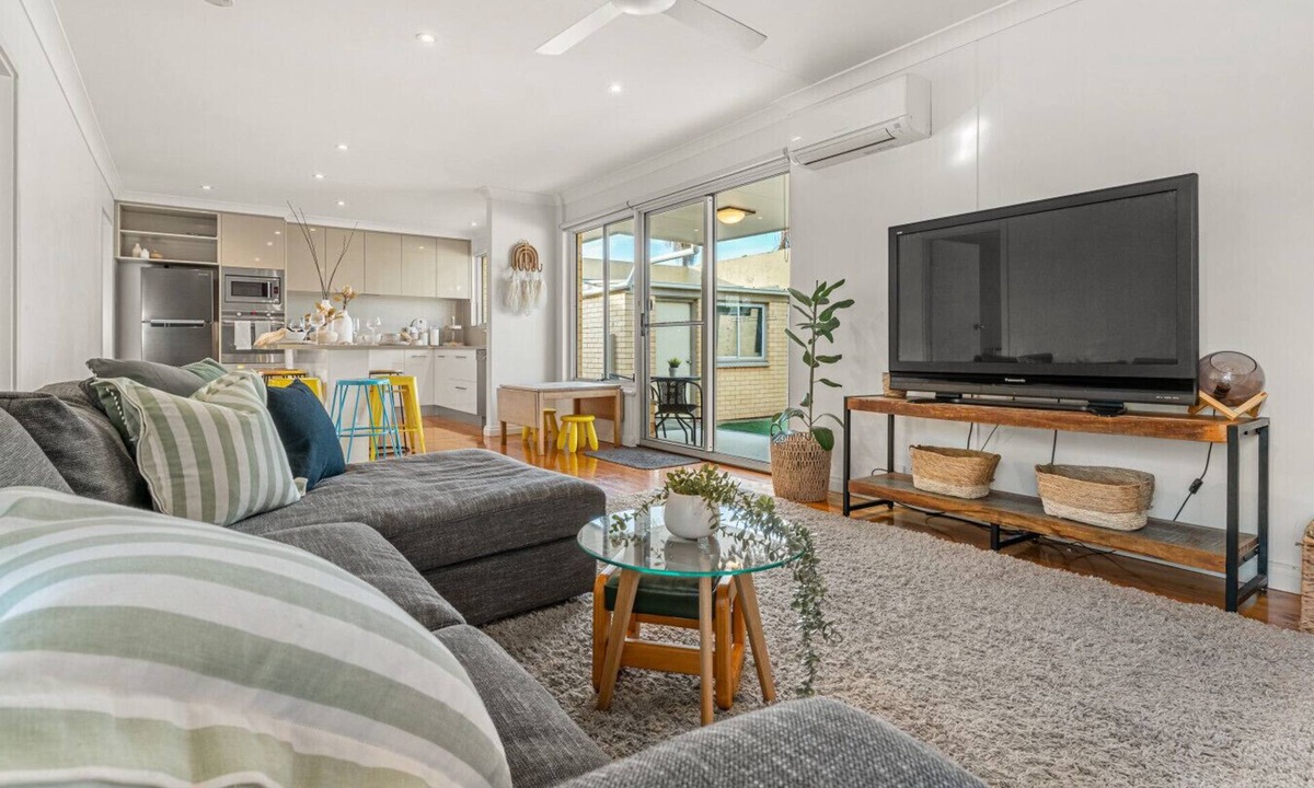 West Beach House | Sun & Salt West Beach - Family Beachside Comfort