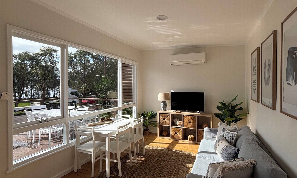 Lemon Tree Passage House | Sunrise on the Water