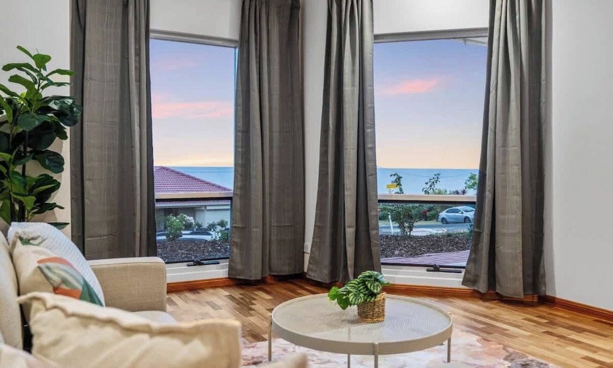 O'sullivan Beach House | Sunset Ocean View Retreat 4BM House