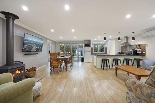 Warrnambool House | Sunset on Stanley