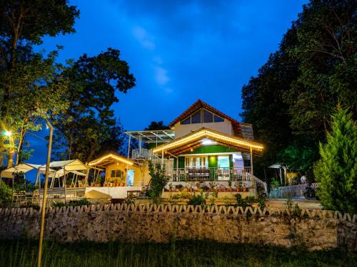 Chikkamagaluru House | Sunset Villa by Hyatt Stay