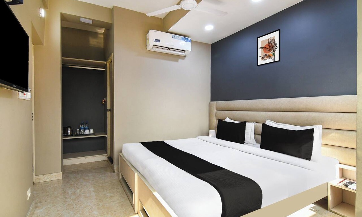 Kolkata Hotel | Super Collection O Ruby