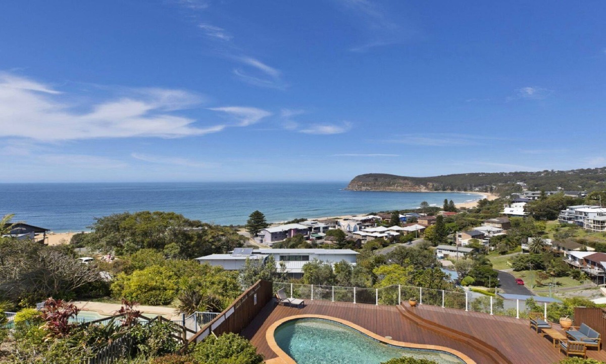 Copacabana House | Surf's Up @ Copa - Pool and Ocean Views