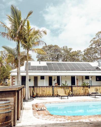 Crescent Head Hotel | Surfaris