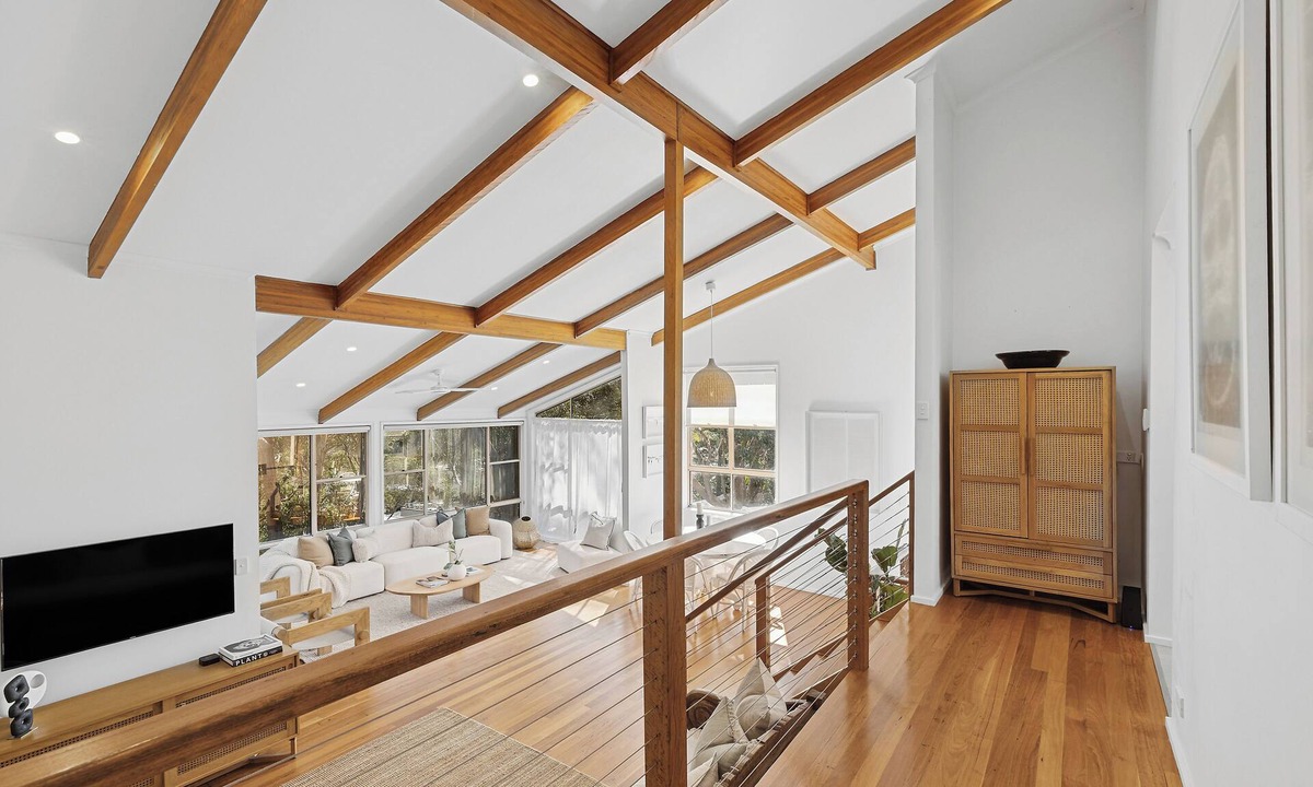 Avoca Beach House | “Surfer's Abode” – minutes to the Beach