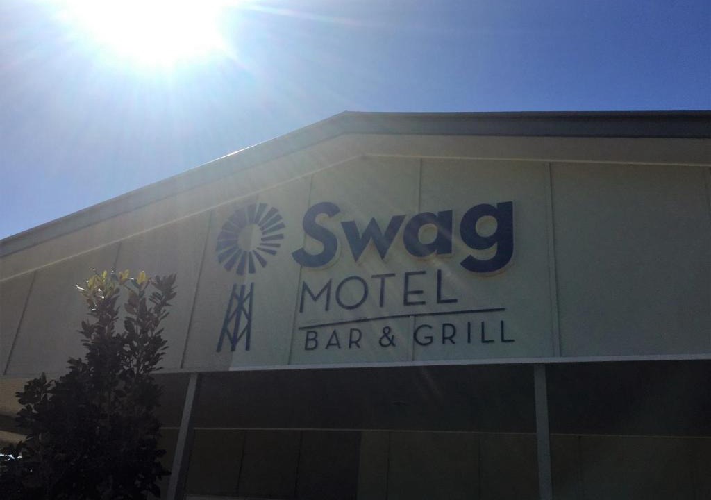 Middlemount Hotel | Swag Motel