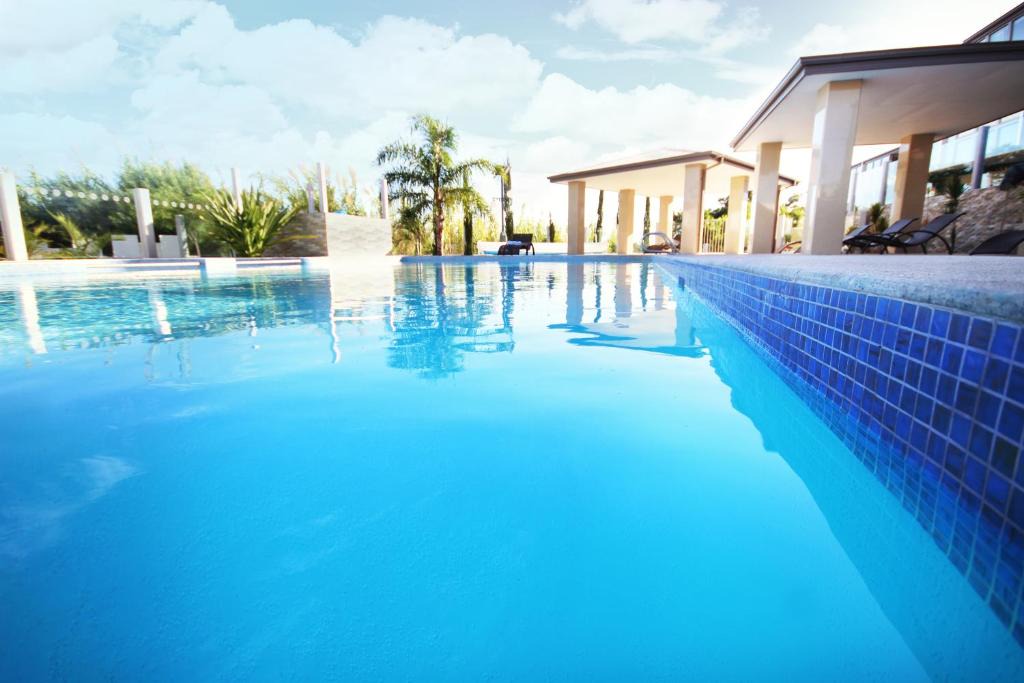 Ascot Hotel | Swan River Hotel