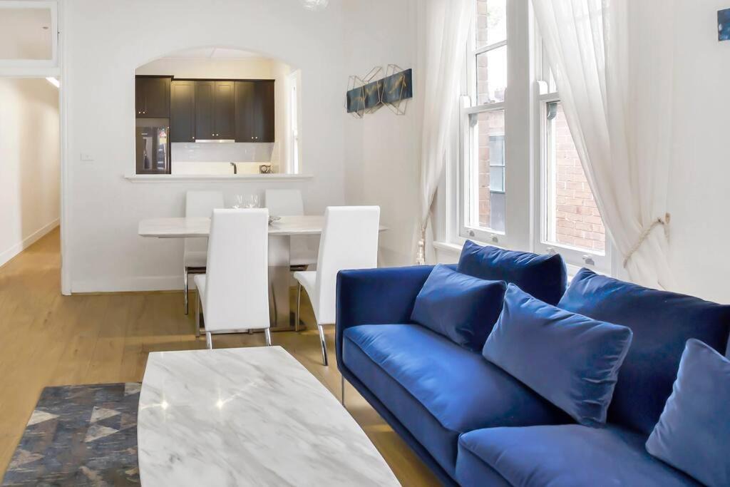 Millers Point Apartment | Sydney CBD Waterview Apartment 54A