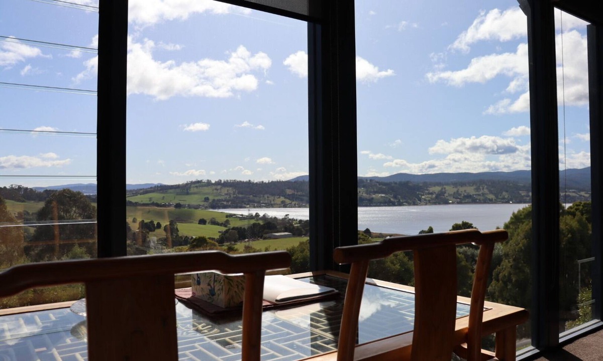 Grindelwald Apartment | Tamar Ridge Winery Apartment #7