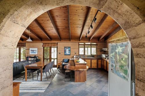 Prevelly House | Tea Tree - Pet Friendly - Prevelly - Margaret River