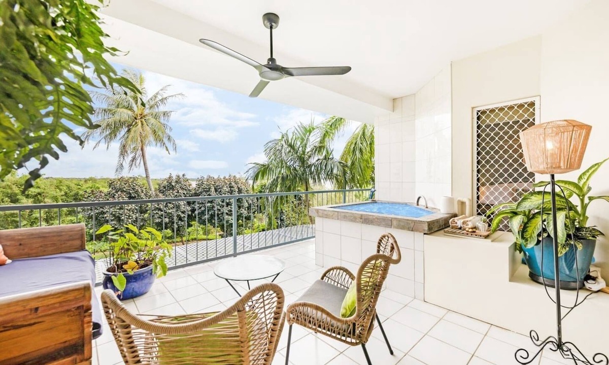 Nightcliff Apartment | Territory Treasure Dreamtime Stories by the Water