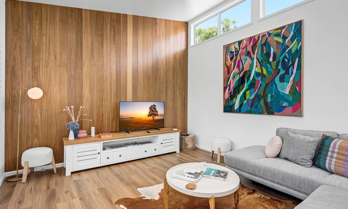 Central Mudgee House | "Tesoro" Chic Hamptons-Inspired Bungalow with BBQ