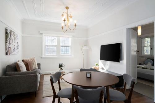 Double Bay Apartment | The 450 Collection Double Bay Stays Suite 5