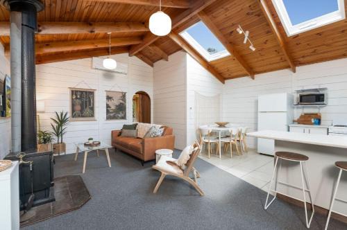 Separation Creek House | The Beach Cottage