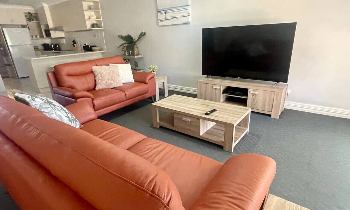 Coffs Harbour Apartment | The Beach House # 15 Paradise Waters
