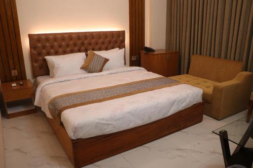Chittagong Hotel | The Blue Moon Hotel