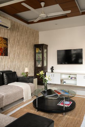 New Friends Colony Apartment | The City Haven 3BHK New Delhi luxury apartment closest to NFC Community centre