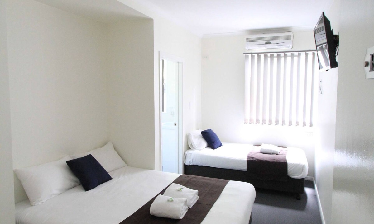 Kangaroo Point House | The Cliff House