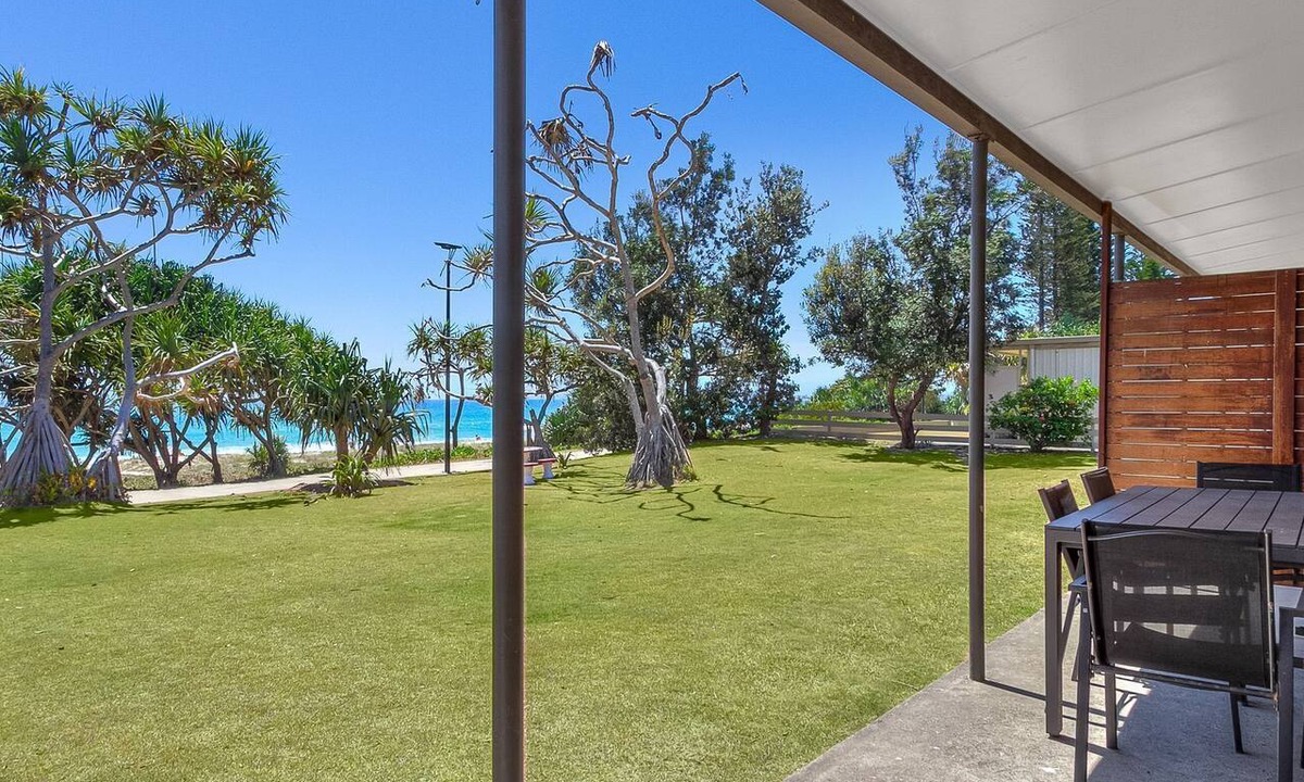 Tugun Apartment | The Dreamery 2 - Absolute Beachfront Tugun