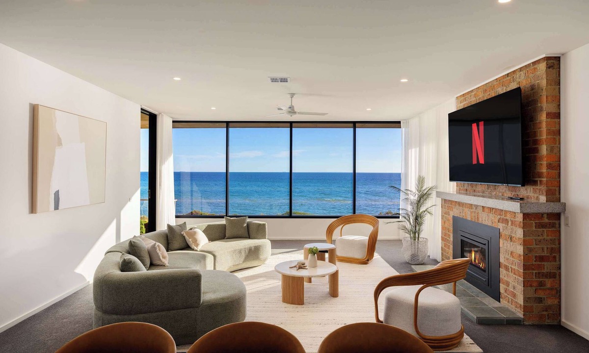 Aspendale House | The Dunes I Step Onto Sand I CBD & Peninsula