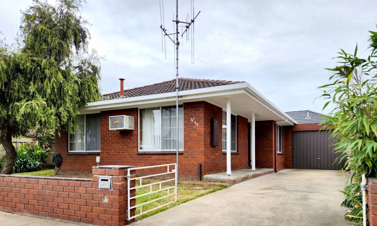Shepparton South House | The Edward - Central Unit