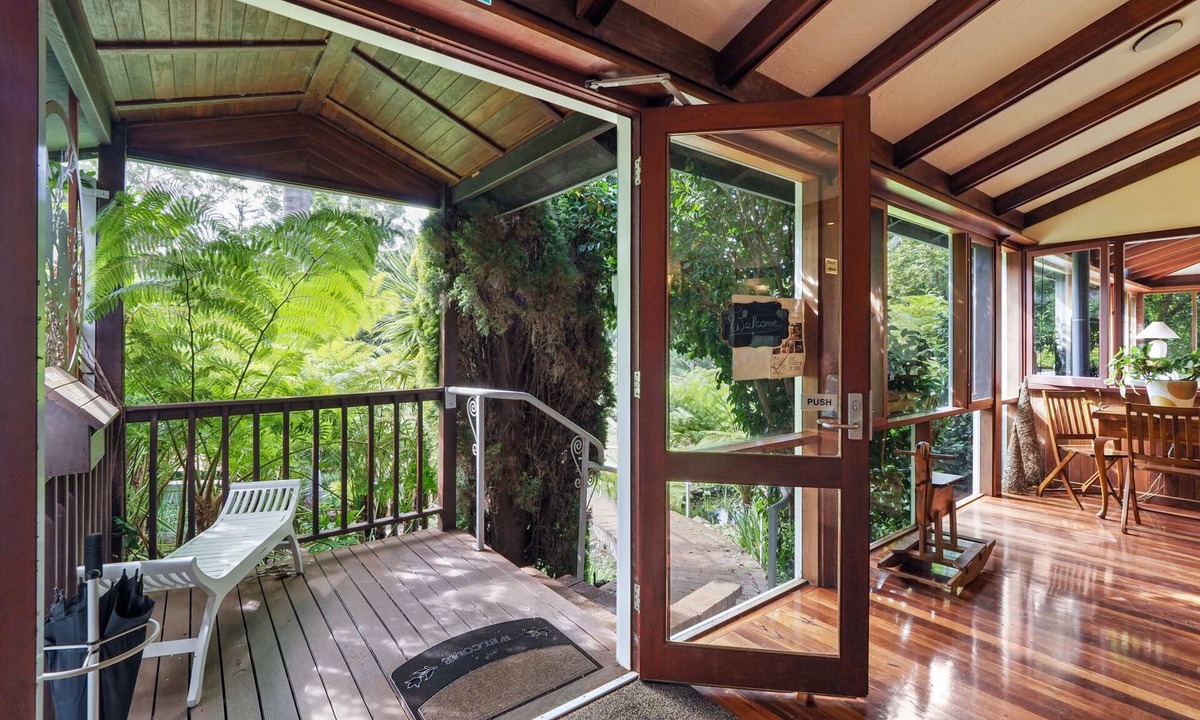 Pemberton Apartment | The Forest Studio King Suite w Kitchen and Forest Hill Views