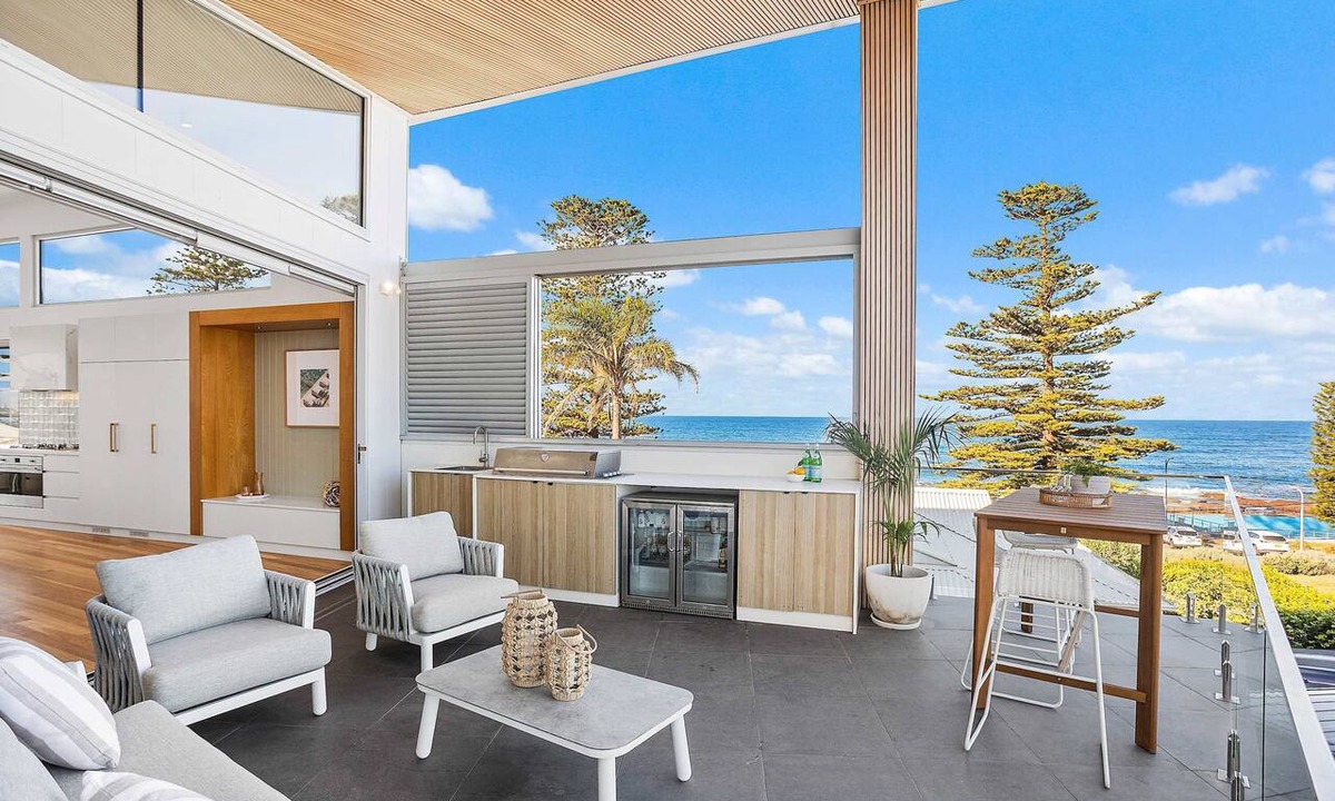 Shellharbour House | The Grand Ocean Vista