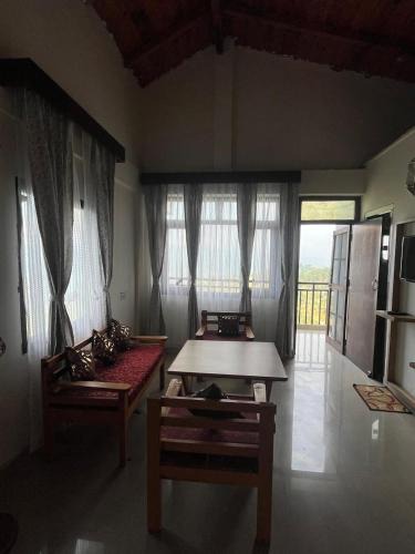 Majkhali Hotel | The Himalayan Munros