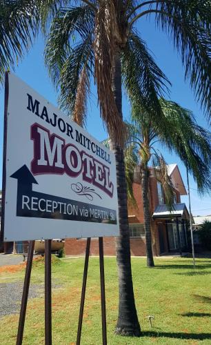Bourke Hotel | The Major Mitchell Motel