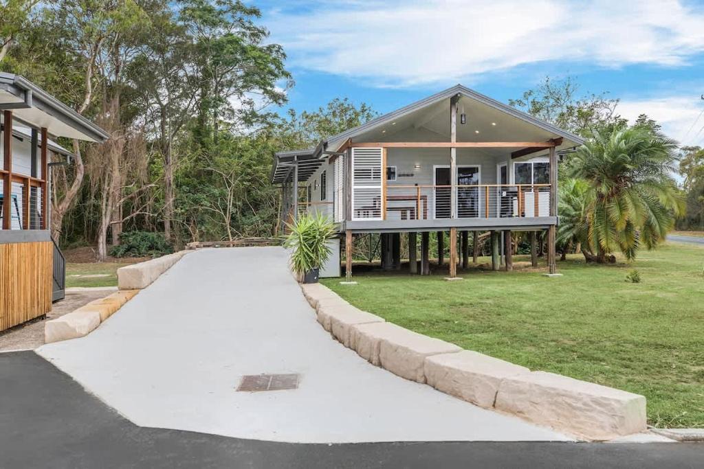 Mylestom Apartment | The Palm Cabin 2