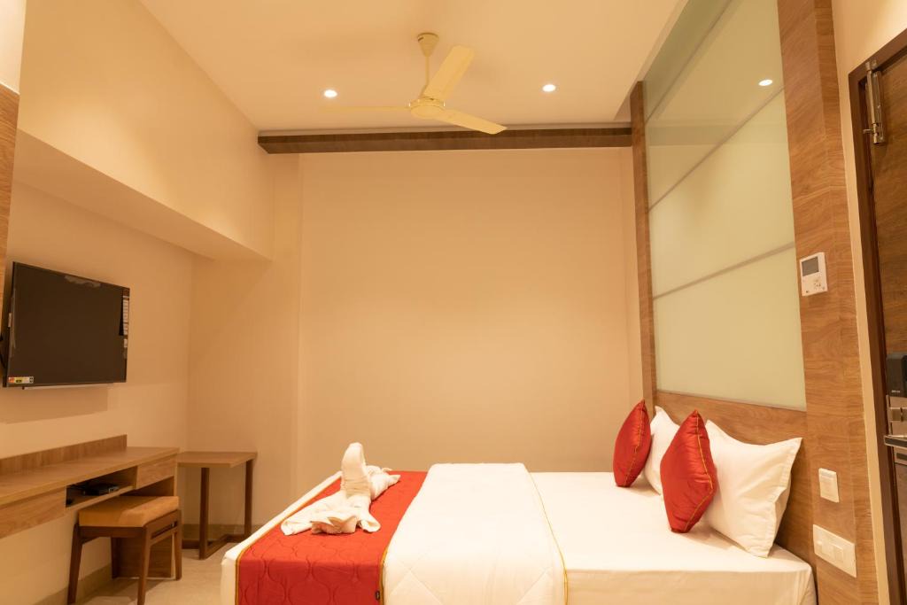 Kanchipuram Hotel | The Paradise Hotel - LUXURY STAY