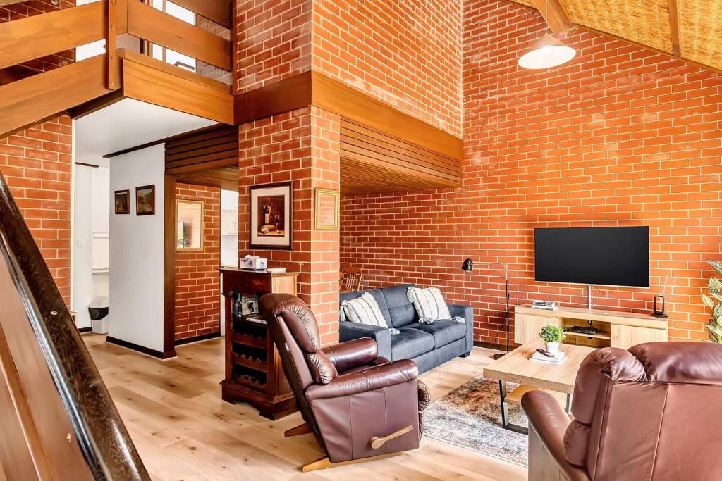Norwood Apartment | 'The Redstone' Experience Adelaide's Inner-east