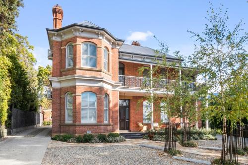Sandy Bay Bed & Breakfast | The Rivulet