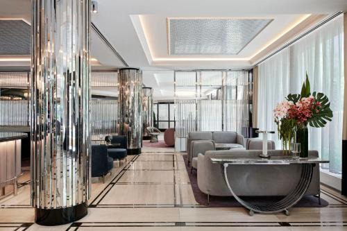 Melbourne Hotel | The Royce