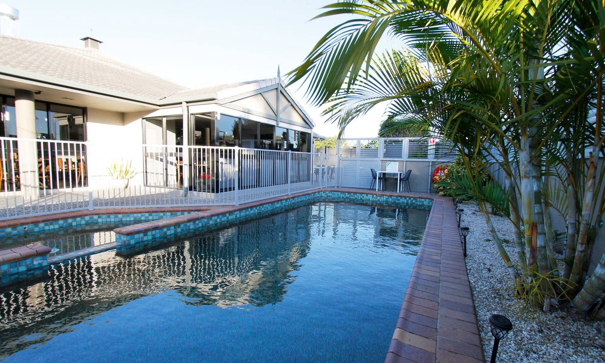 Rockhampton Hotel | The Stirling Motel
