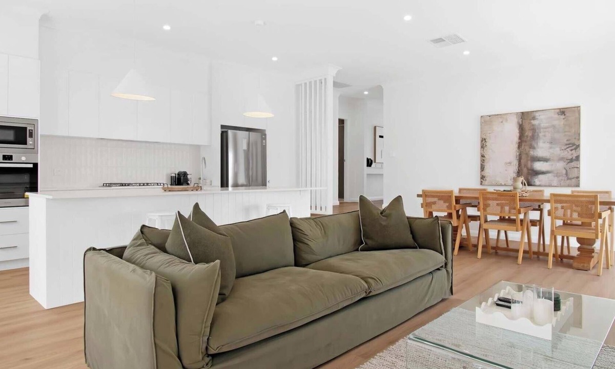 Gobbagombalin House | The Whitehaus - Contemporary Calm, Modern Design