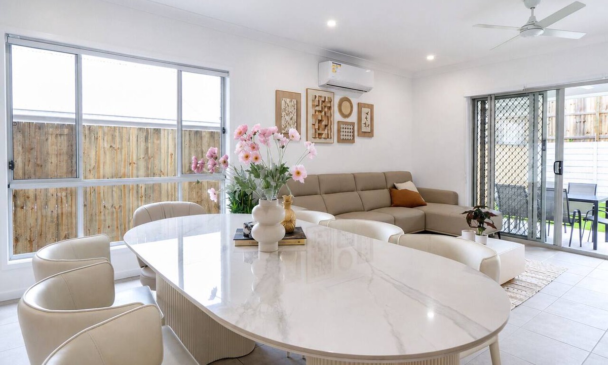 Park Ridge House | The Willow House | Modern Family Retreat