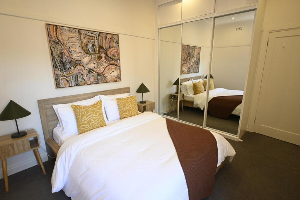 Glen Iris Apartment | Townhouse in Glen Iris