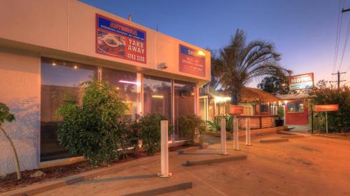 Pioneer Hotel | Townview Motel