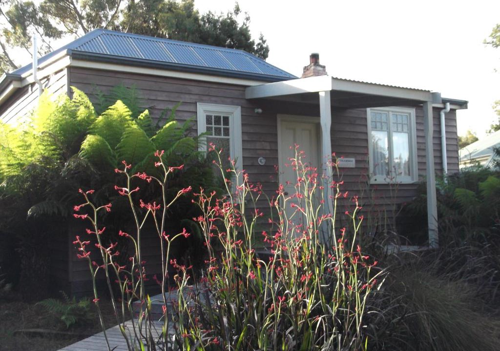 Strahan House | Tramway Cottage