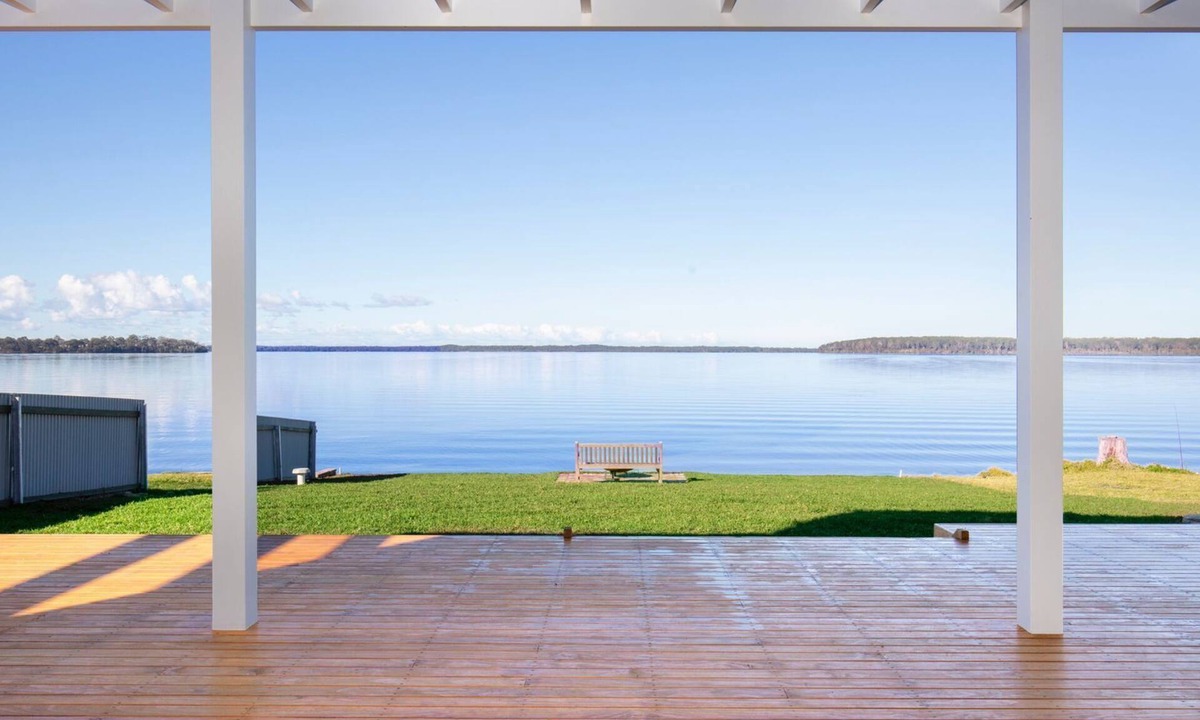 St. Georges Basin House | Tranquility Beach House by Experience Jervis Bay