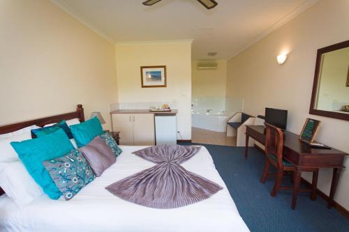 Walpole Hotel | Tree Top Walk Motel
