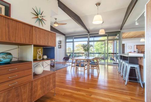 Eagle Bay House | TreeHaus I Private Properties