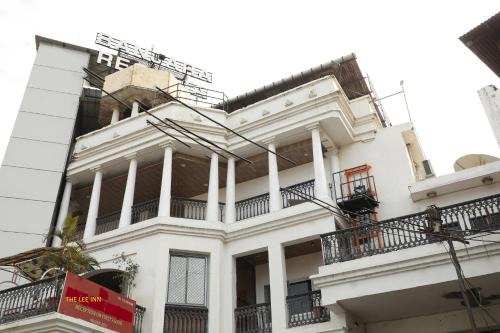 Mount Abu Hotel | Tthe Leef Inn 500ms from Nakki Lake