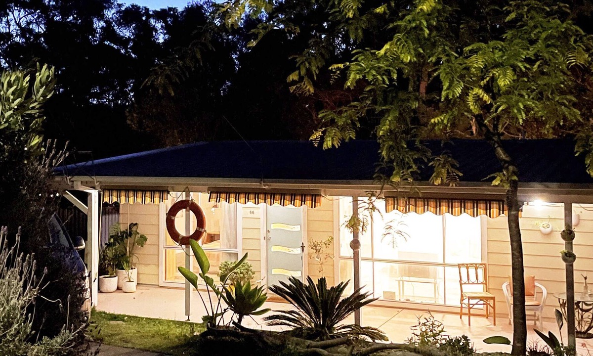 Narrawallee House | Ultimate Beach home - Pet friendly