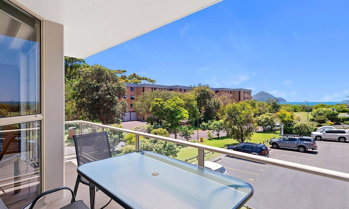 Nelson Bay Apartment | Unit 3/4 Intrepid Close - Little Beach Seaspray Break. just 60m from Shoal Bay Beach