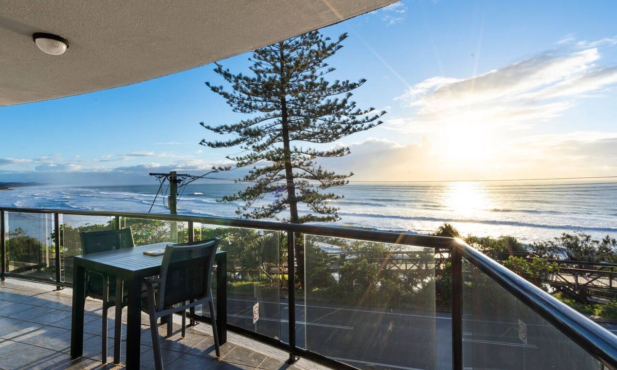 Coolum Beach Apartment | Unit 5 'Phoenix Apartments'