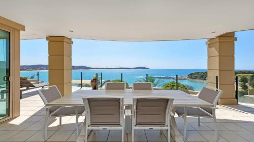 Terrigal House | Unit 7 - 3 Bedroom Premier Ocean View