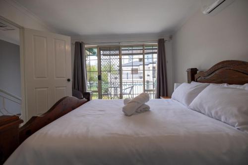 Kensington House | Urban Oasis Hideaway